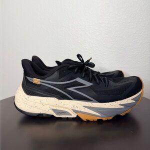 Diadora Black and Cream Athletic Shoes